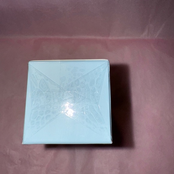 GLOW ON 5TH BEAUTY
Simply Glowing Vitamin C Serum - Picture 4 of 10